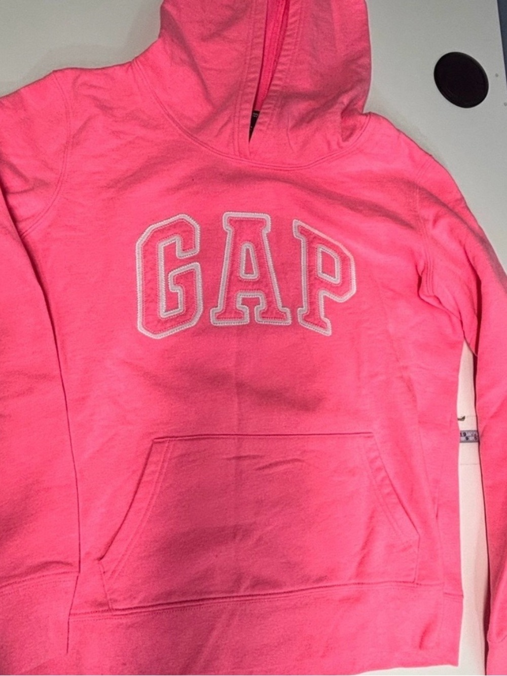 GAP Pink Classic Logo Pullover
Fleece Hoodie - Size Medium